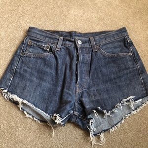 Levi mid rise shorts